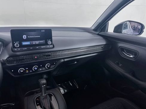 Certified 2025 Honda HR-V Sport image 18