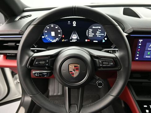 Certified 2025 Porsche Macan 4S Electric AWD/4WD image 19