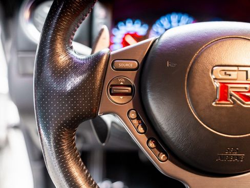 Used 2013 Nissan GT-R Black Edition image 48