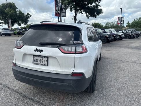 Used 2020 Jeep Cherokee Latitude Plus FWD image 22