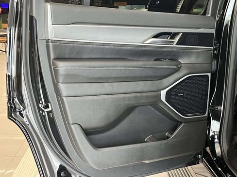 New 2026 Jeep Grand Wagoneer Limited image 14