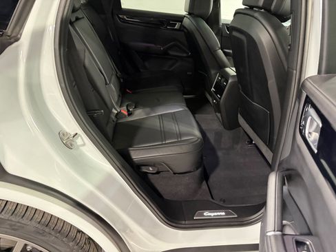 Used 2022 Porsche Cayenne image 62