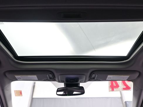 Used 2024 Toyota Camry XLE image 18