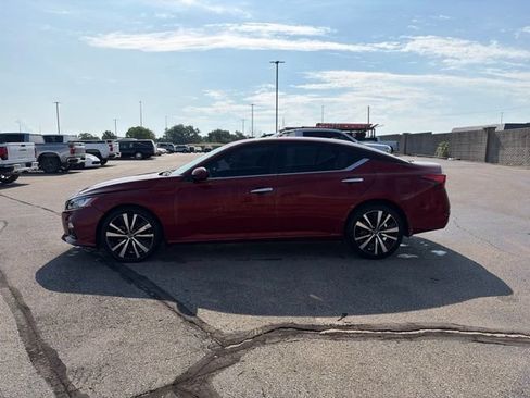 Used 2021 Nissan Altima 2.5 Platinum AWD/4WD image 3
