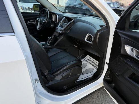 Used 2017 Chevrolet Equinox LT FWD image 12