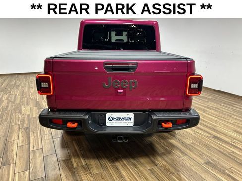 Used 2024 Jeep Gladiator Mojave AWD/4WD image 8