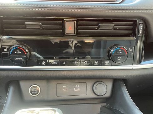 Used 2023 Nissan Rogue SL image 37