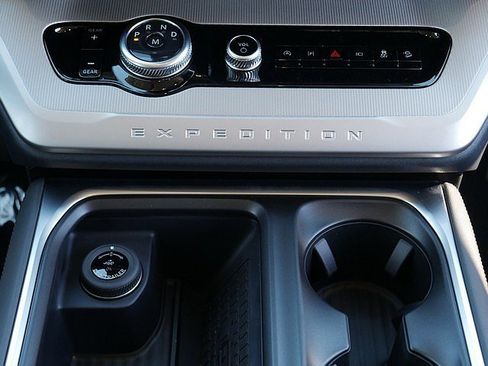 New 2025 Ford Expedition Max Active image 22