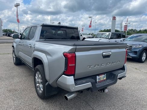 Used 2024 Toyota Tacoma Limited w/ Limited Package (LT) AWD/4WD image 8