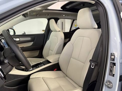 New 2026 Volvo XC40 B5 Plus w/ Protection Package Premier AWD/4WD image 15