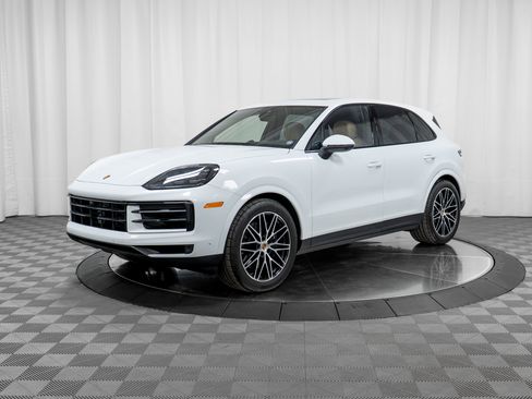 Certified 2024 Porsche Cayenne image 1