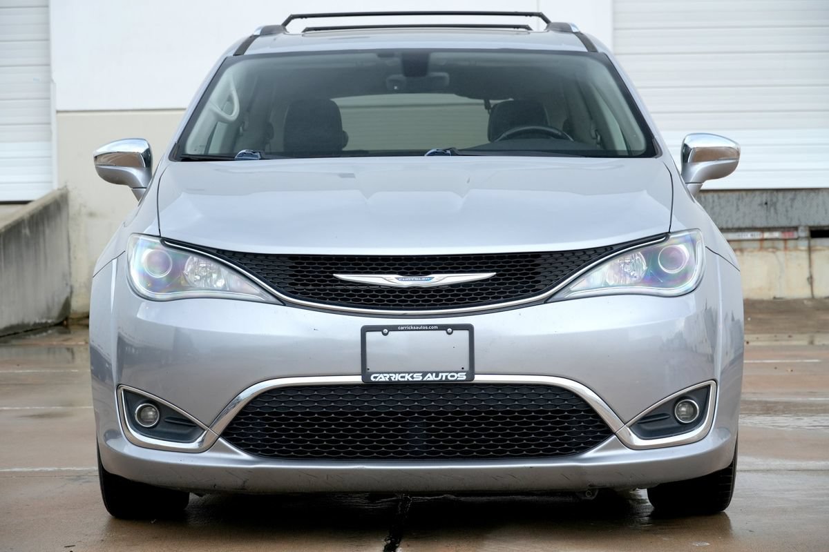 Used 2018 Chrysler Pacifica Limited FWD image 16