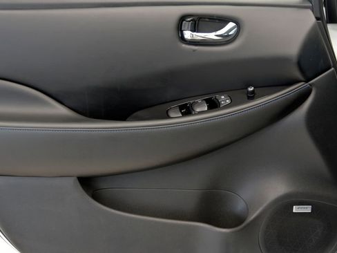 Used 2020 Nissan Leaf SL Plus image 14