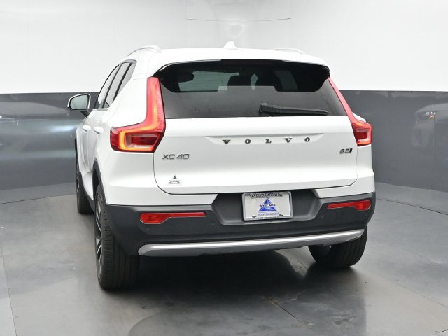 Used 2024 Volvo XC40 B5 Plus w/ Protection Package Premier AWD/4WD image 7