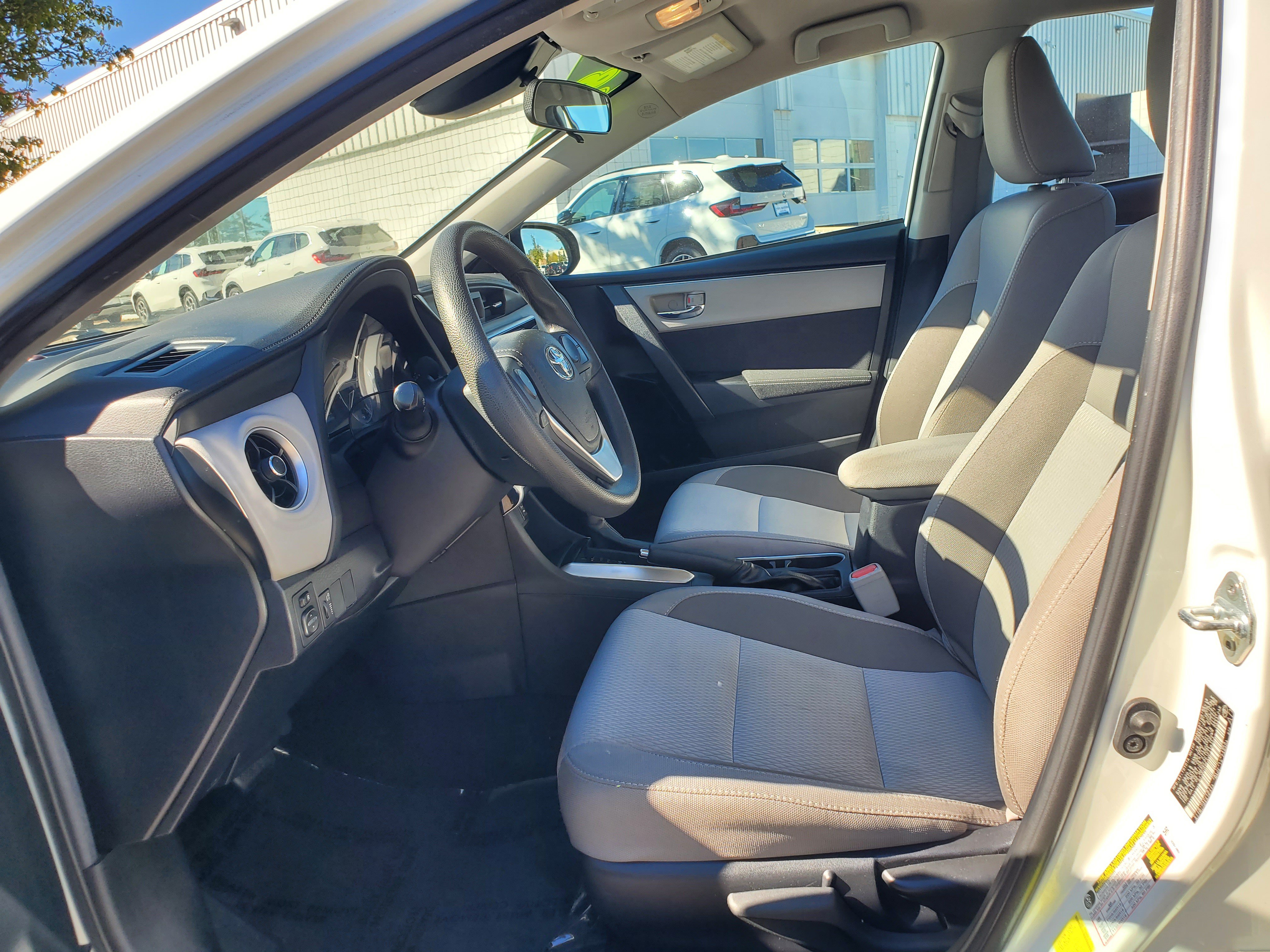 Used 2018 Toyota Corolla LE FWD image 9