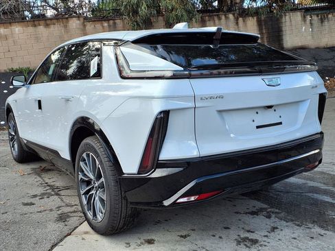 Used 2026 Cadillac Lyriq Sport image 10