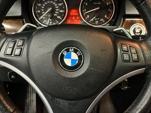 Used 2011 BMW 335i xDrive Sedan AWD/4WD image 11