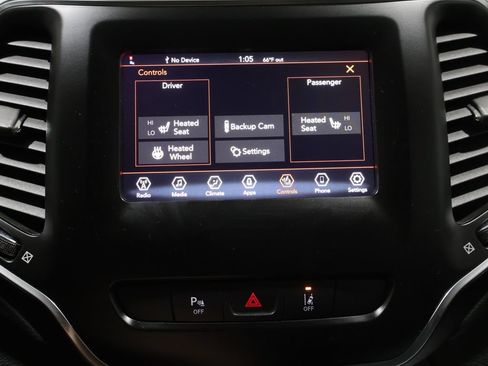 Used 2020 Jeep Cherokee Latitude Lux w/ Quick Order Package 26H Lux AWD/4WD image 32