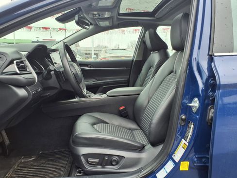 Used 2023 Toyota Camry SE w/ Cold Weather Package image 10