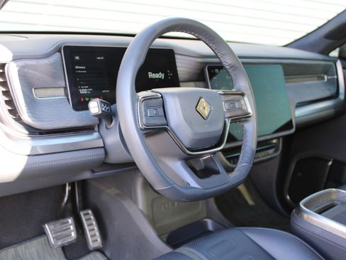 Used 2023 Rivian R1S Launch Edition image 12