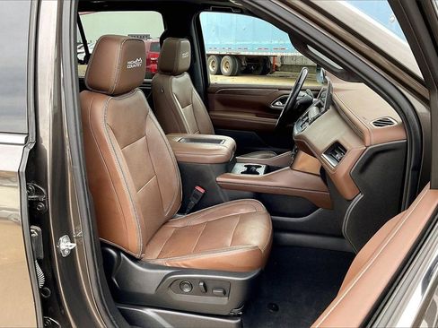 Used 2021 Chevrolet Tahoe High Country w/ Premium Package image 7