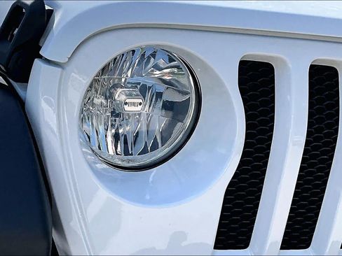 Used 2022 Jeep Wrangler Sport AWD/4WD image 27