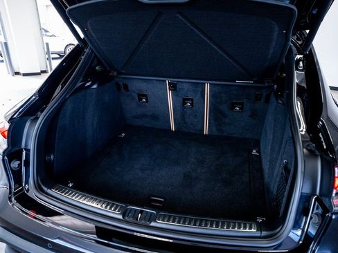 Used 2023 Porsche Macan image 57