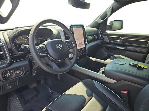 Used 2025 RAM 1500 Laramie AWD/4WD image 16