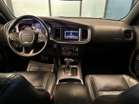 Used 2019 Dodge Charger SXT w/ Leather Interior Group RWD image 8