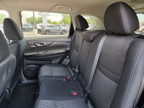 Used 2018 Nissan Rogue SV AWD/4WD image 11