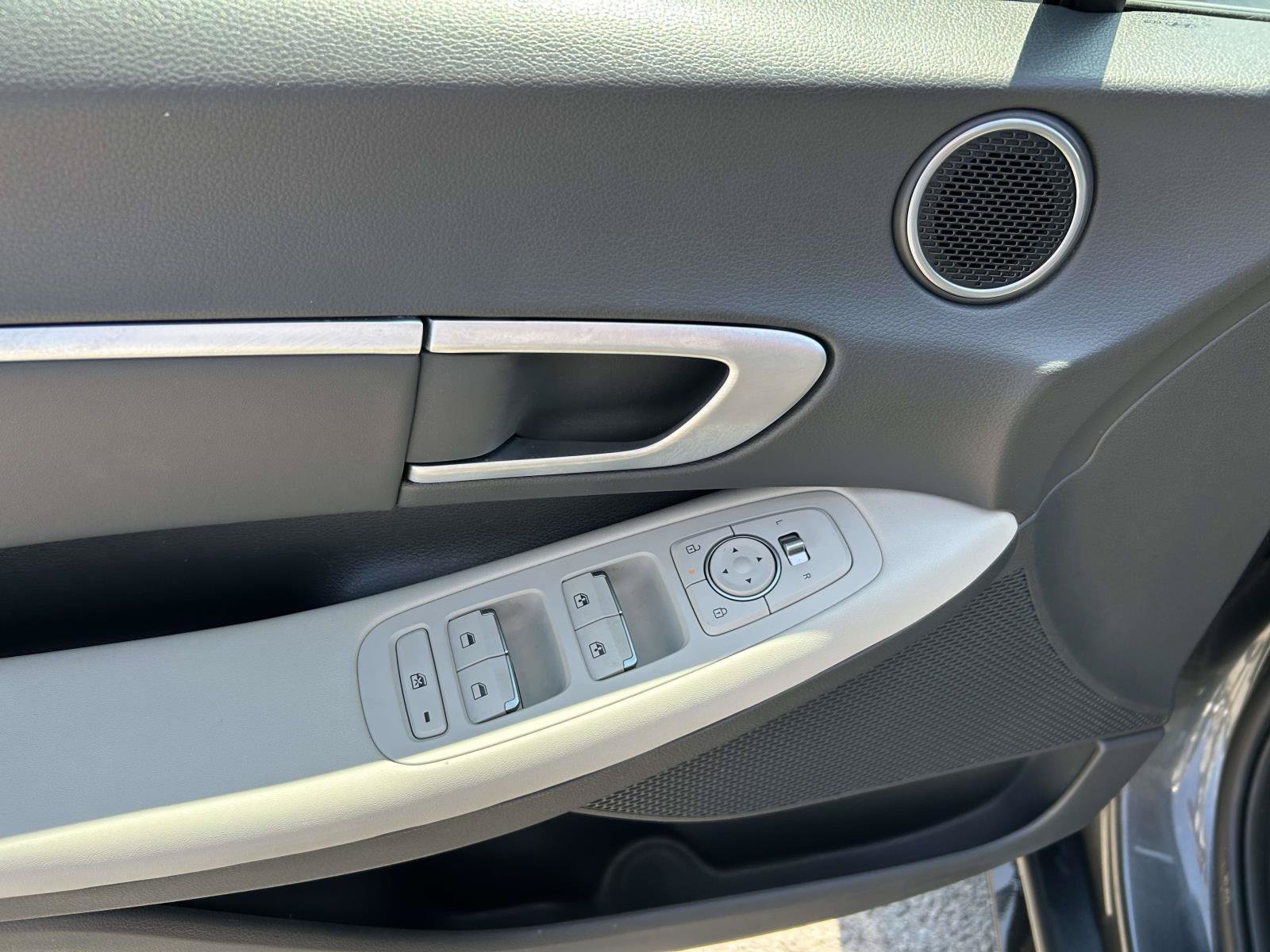 Used 2025 Hyundai Sonata SEL FWD image 17