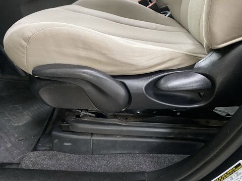 Used 2014 MAZDA MAZDA5 Touring image 15