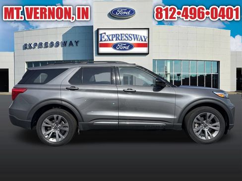 Used 2023 Ford Explorer XLT w/ Equipment Group 202A AWD/4WD image 4