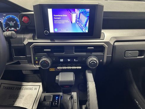 Used 2025 Toyota 4Runner TRD Off-Road image 25