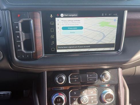 Used 2023 GMC Yukon Denali Ultimate AWD/4WD image 11