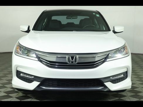 Used 2016 Honda Accord Sport image 14