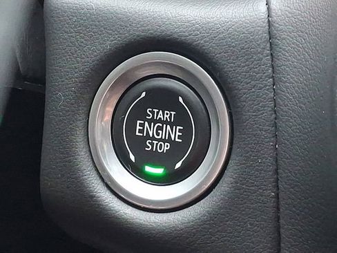 Used 2021 Chevrolet Suburban Z71 image 24