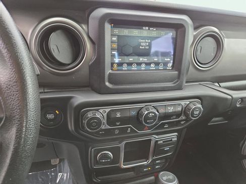 Used 2023 Jeep Wrangler Sport image 23