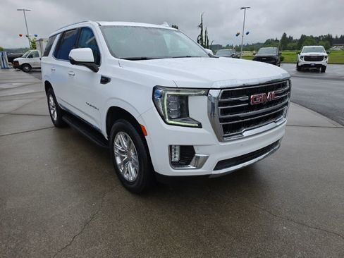 Used 2024 GMC Yukon SLT w/ SLT Luxury Package AWD/4WD image 8
