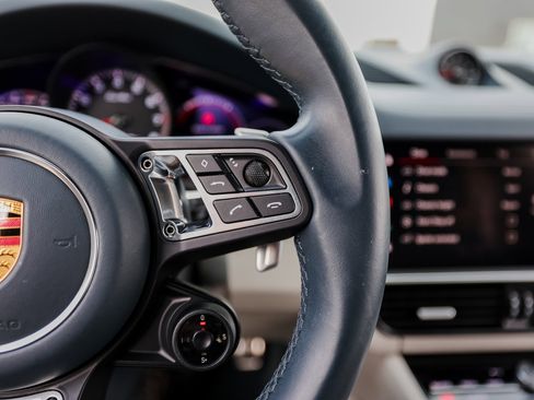 Certified 2022 Porsche Cayenne Turbo image 16