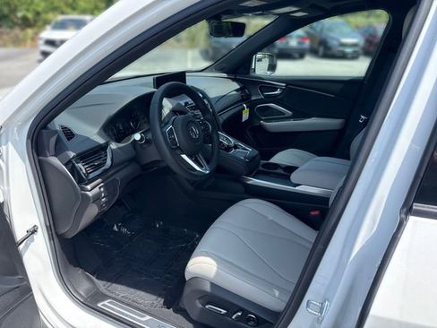 New 2025 Acura RDX SH-AWD image 9