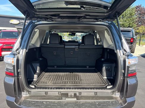 Used 2022 Toyota 4Runner SR5 Premium image 25