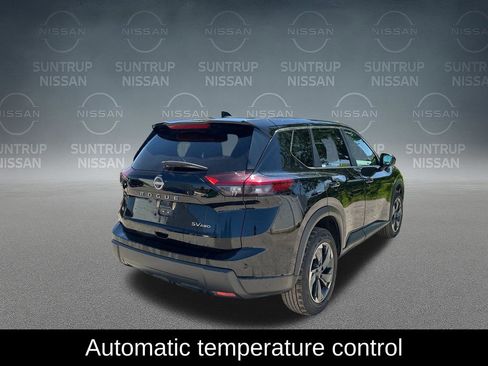 Used 2024 Nissan Rogue SV AWD/4WD image 6