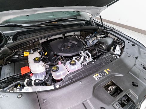 Used 2024 Jeep Grand Cherokee Overland w/ Trailer Tow Package image 38