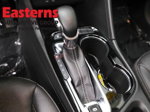 Used 2024 Buick Encore GX Sport Touring image 13