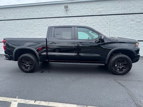 Used 2024 Chevrolet Silverado 1500 ZR2 w/ Technology Package AWD/4WD image 8