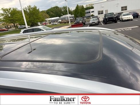 Used 2025 Toyota Highlander Limited AWD/4WD image 12