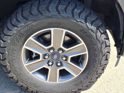 Used 2017 Ford F150 XLT w/ Equipment Group 302A Luxury RWD image 12