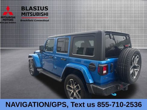 Used 2024 Jeep Wrangler Unlimited w/ Convenience Group AWD/4WD image 6