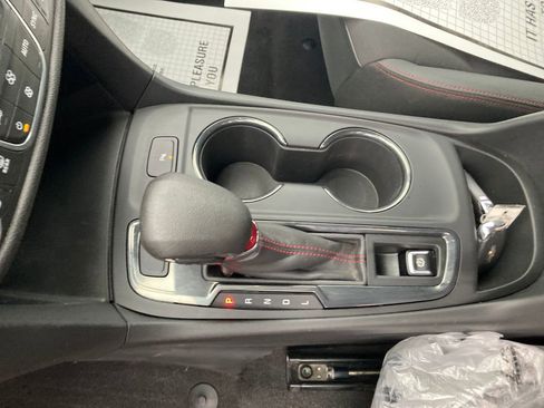 Used 2022 Chevrolet Equinox RS image 30